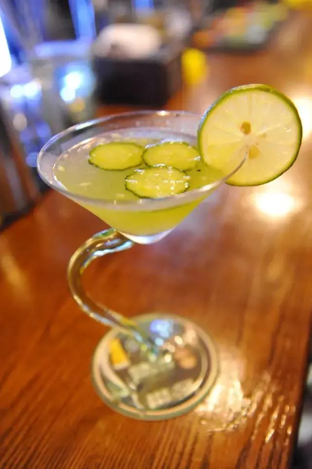 鐏孩閰掔豢澶嶅彜,鐏孩閰掔豢娓呭惂