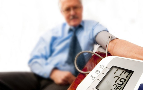 脑血栓以后为什么打哈欠手脚会动,老是打哈欠是中风前兆吗