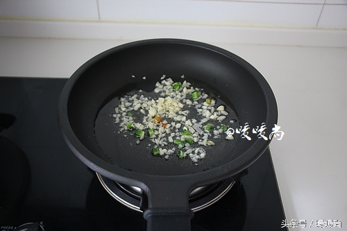 韩国鲜肉组合的心头爱！片场明星们的自备下饭秘笈！