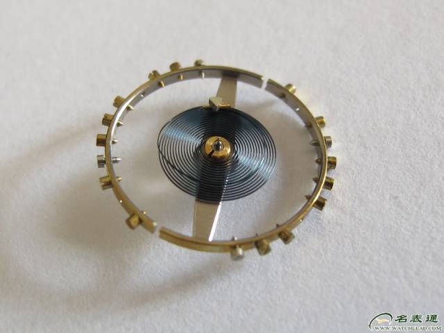 它根本就符合苛刻的日内瓦标准，古董浪琴一个没落的贵族