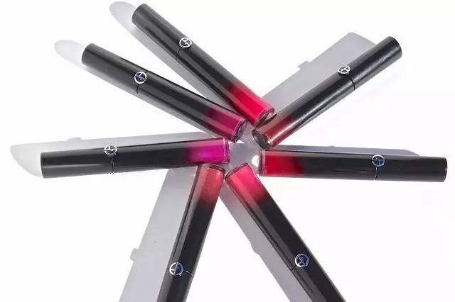 没有一支口红解决不了的问题,世上没有一件事是处理不了的