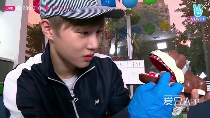 exo2018推特直播,exo分享超长介绍