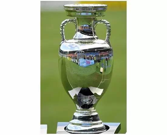 红白蓝三色国旗是哪些,红白蓝法国国旗含义