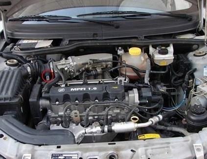 如何判断是水箱漏水还是水管漏水,汽车水箱漏水原因和处理方法