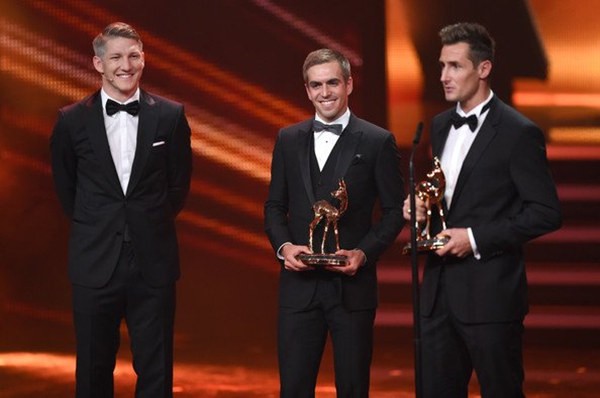 施魏因斯泰格告别,施魏因斯泰格告别仪式