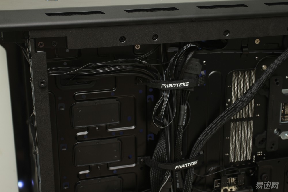 追风者515机箱可以装大主板吗,华擎b150装nvme