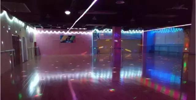 夏天也有滑冰的好去处,夏天滑冰场有哪些地方