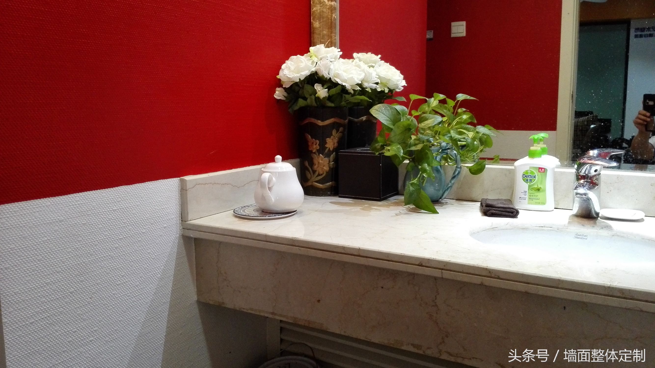 涂料还直接刷墙上？刷在石英壁布上会更好