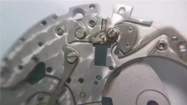 电话手表进水了怎么处理,手表进水修一下后还是正常使用吗