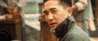 老牛吃嫩草!退休老警察凭什么获得年轻美少女疯狂垂青?