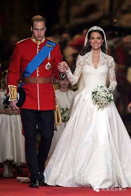 婚纱历史不过100多年，这些年那些令人惊艳的婚纱，你会对哪一款尖叫~