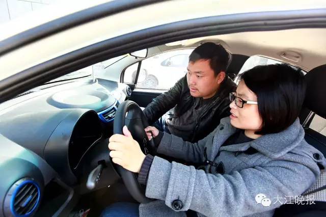 惊喜今天起，下了火车可以租辆电动汽车开回家租24小时才花65元