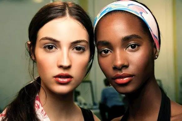 细管口红是什么鬼？！从CPB到CHANEL到TF今夏都在出！