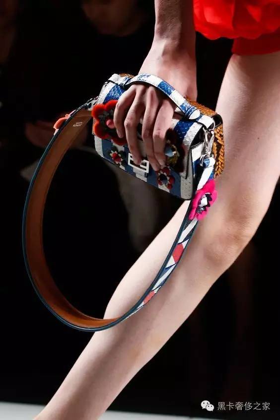 迷你可爱呆萌有趣小公主包,你负责赚钱我负责貌美如花表情包