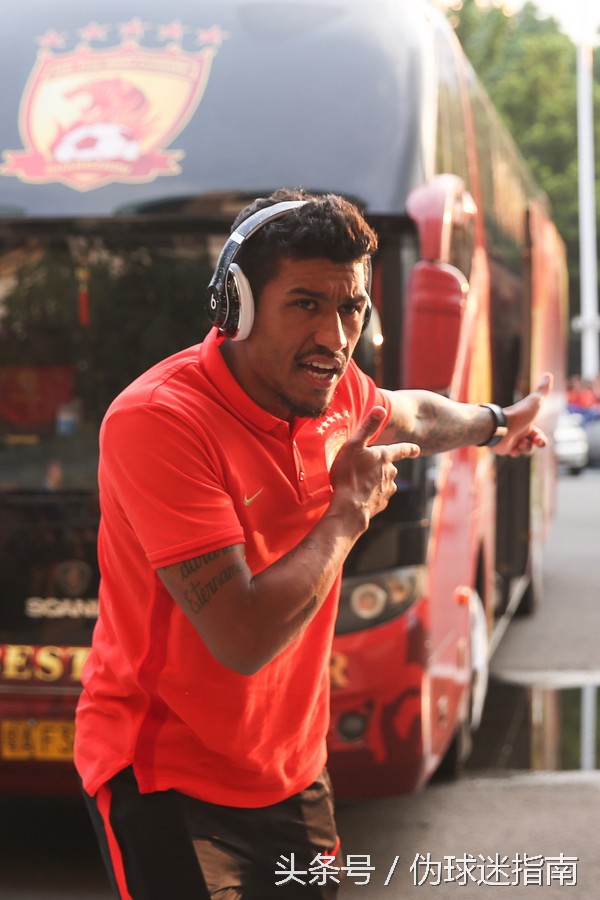 足球运动员做什么工作,足球运动员最重要的是什么