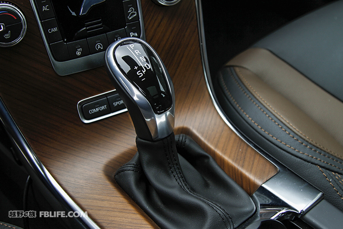 沃尔沃xc60试驾视频2020第一视角,2023款沃尔沃xc60高原试驾