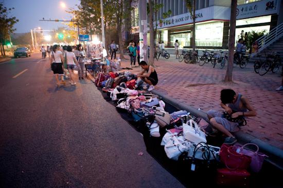 十年前他身家过亿如今流落街头,十年前他资产过亿如今却流落街头