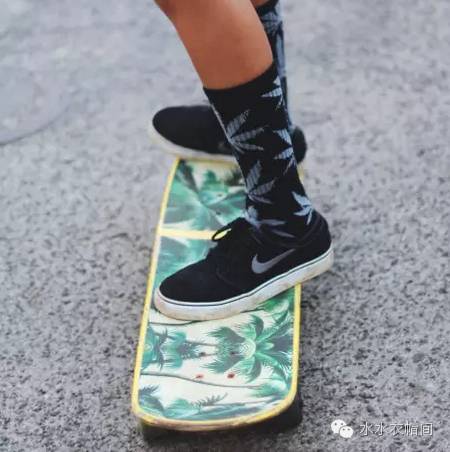 无HUF，不滑板？NO！HUF有的是性感潮范儿~