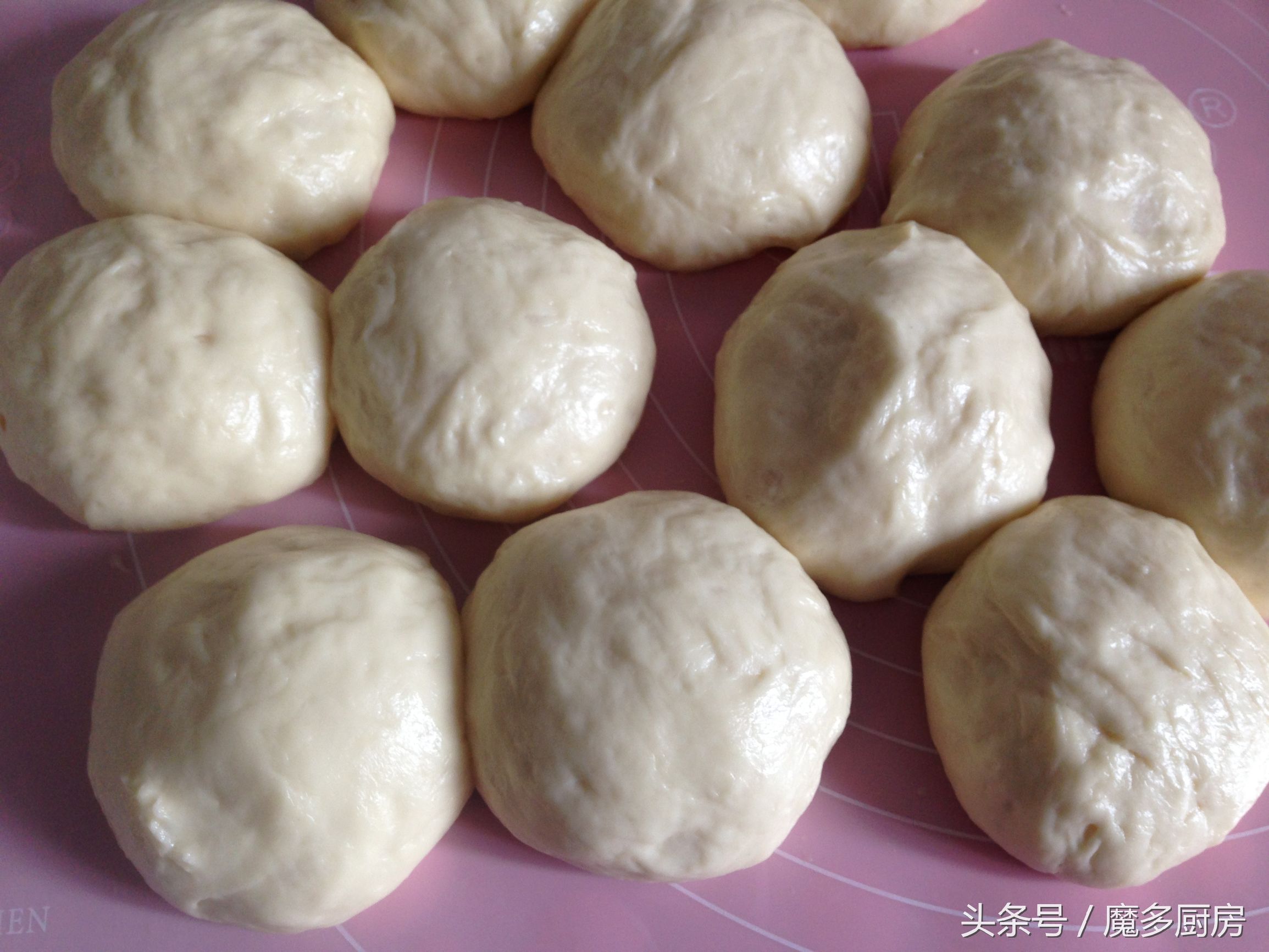 自己做的面包很健康,自己做的面包酥香柔软