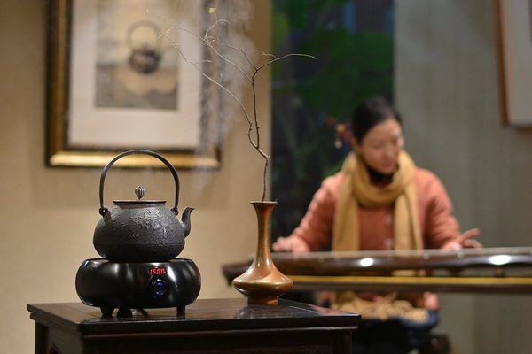 南京只有这里可以免费喝到百年老铁壶为您泡的茶！