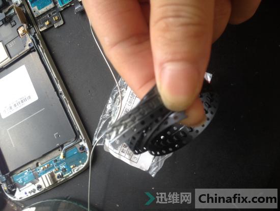 三星s4充不上电怎么办,三星s4充电震动不开机