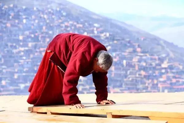 三炷香三叩首,三炷香含义