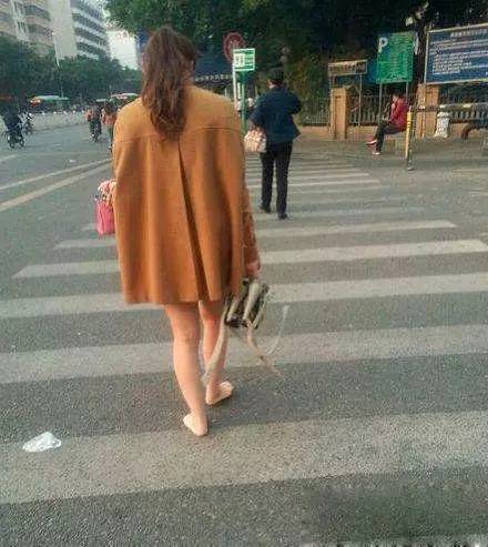 姑娘,让我们去喝啤酒吃龙虾,然后找个安静的地方去探讨人生吧