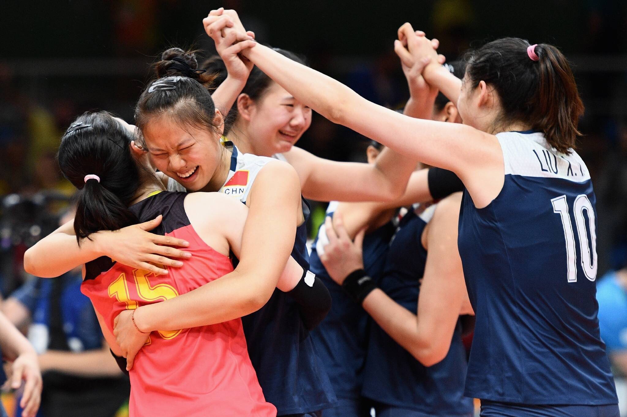 中国男足中国女排,中国女排与男足