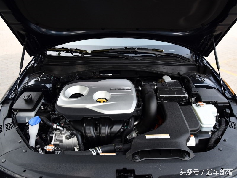 新款起亚k5豪华版2.0t价格,起亚k51.5t时尚版落地价