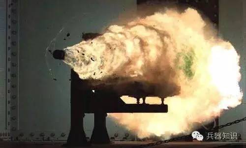 电磁轨道炮和火炮区别,电磁炮和传统火炮相比有何优势