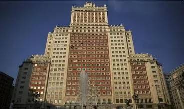 买下足球俱乐部,买下足球队要多少钱