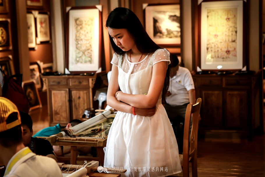 寰行中国，我在荆州古城学楚绣