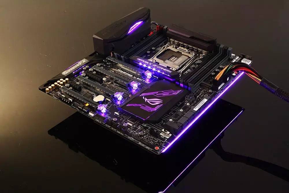 r5e10周年配什么机箱,r5e主板功能介绍