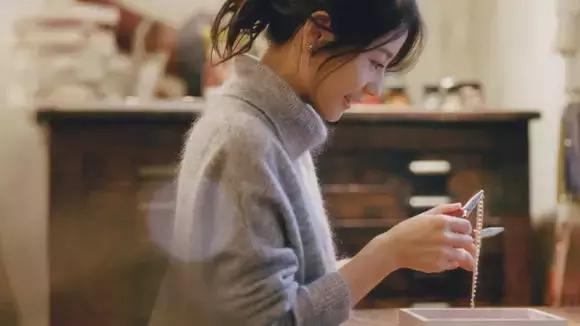 东京地铁广告里的时尚穿搭