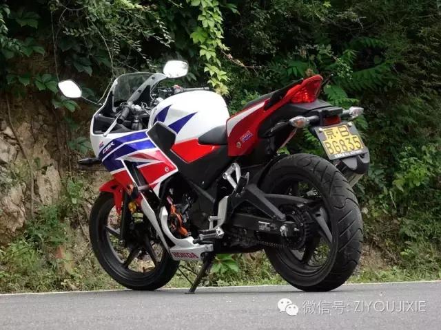 2017款ninja250和18款,ninja250排气四缸对比r6