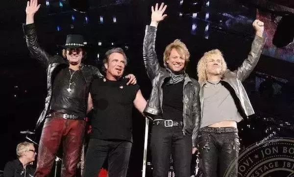 汪峰为啥爱穿皮裤,汪峰为什么钟爱皮裤