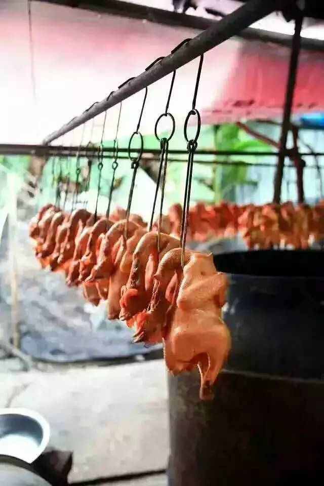 唔使搵啦！人均40元连电视台著名主持人都Hold唔住过来搵食