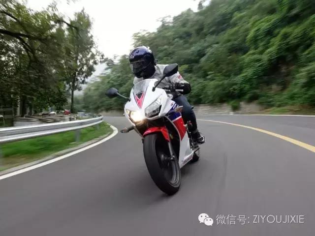2017款ninja250和18款,ninja250排气四缸对比r6