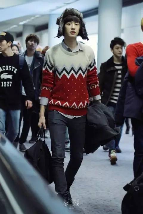 exo行走的atm,exo正规画报