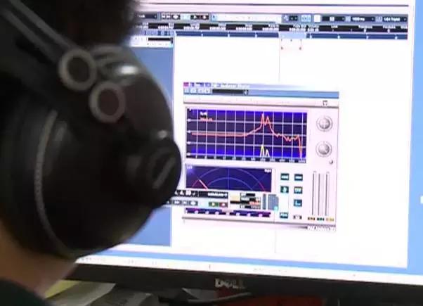 谁说动漫都是骗人的！柯南里用人声音拨号真的可以打通电话！