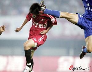 足坛打架最厉害的人,足坛十大冲突排名第一名