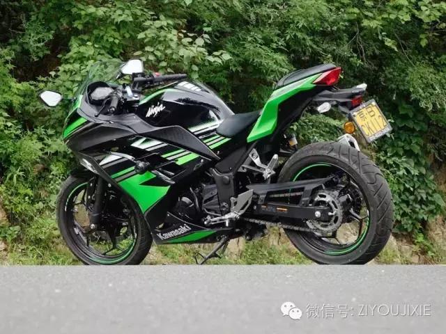 2017款ninja250和18款,ninja250排气四缸对比r6