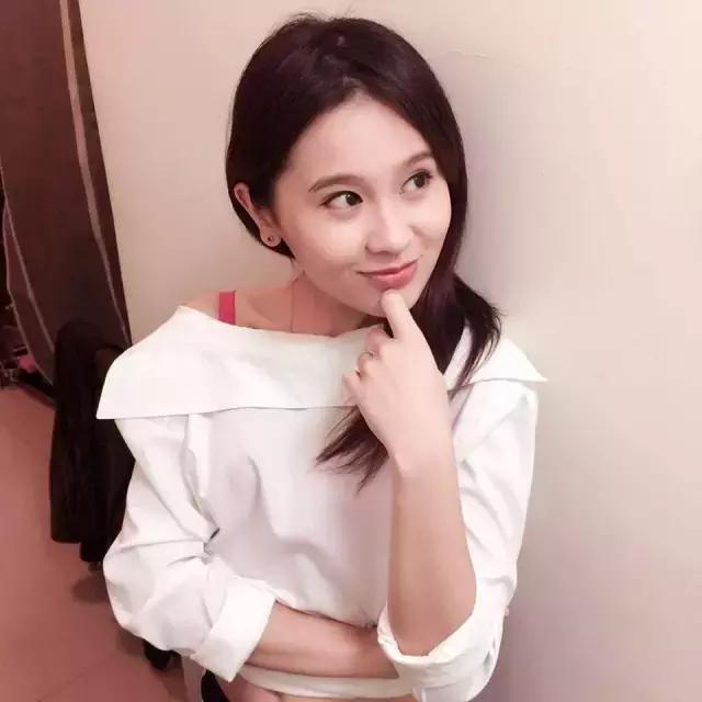 香港情感DJ背妻婚内出轨，偷食嫩版翠如