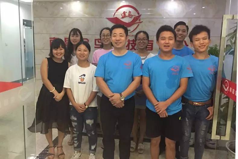 你当他是腼腆的逐梦者，却想不到是这样的霸道总裁