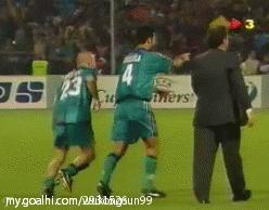 最经典搞笑中超足球gif,足球球员搞怪图片