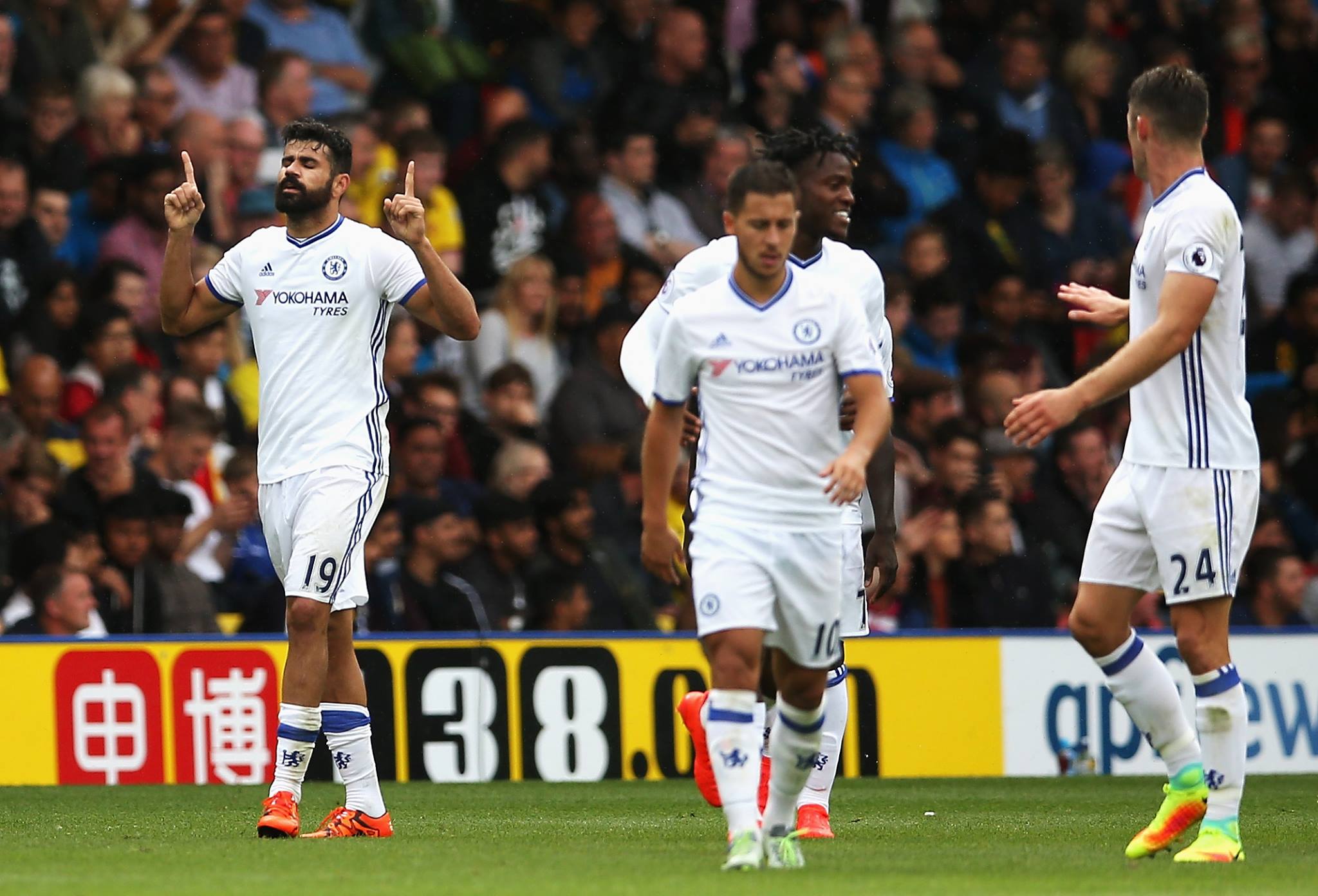 英超各球队球衣球鞋赞助商,英超第一轮战靴