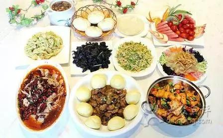 佛山好吃不贵美食街,济南佛山街美食