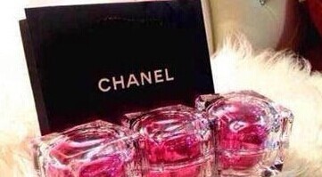 请你不要拿这些东西，在朋友圈来卖给你的朋友