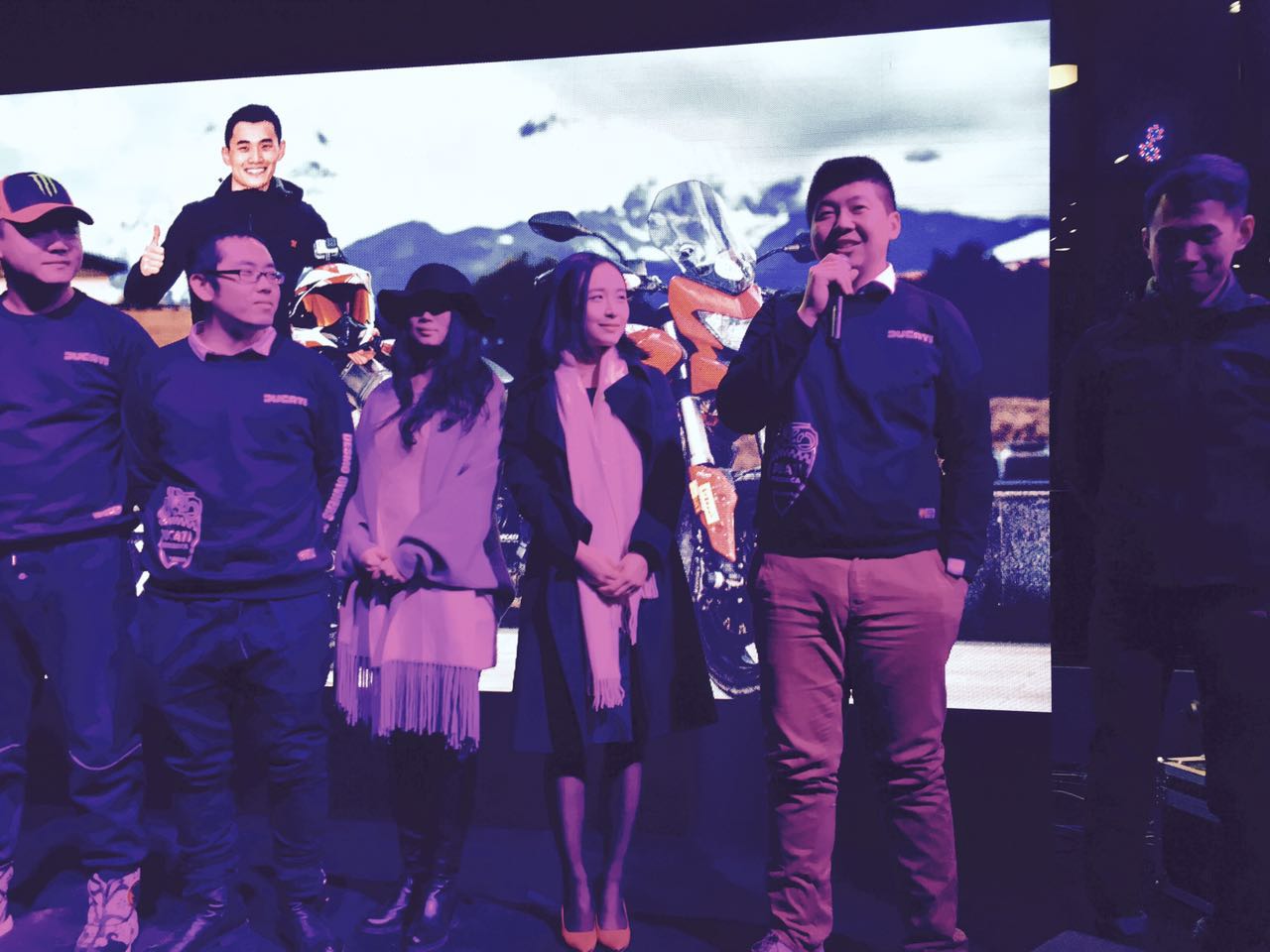 数百名杜卡迪车主齐聚北京，新款杜卡迪魔鬼Carbon现身