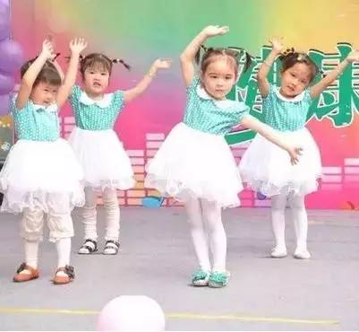 入园季，幼儿园老师最怕孩子穿成这样~